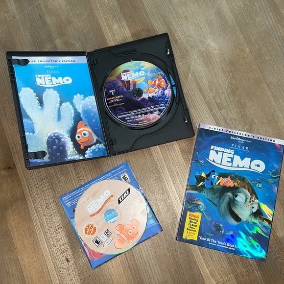 Finding Nemo movie DVD 2 disc collection with Bonus Finding Nemo CD-ROM game - Picture 1 of 7